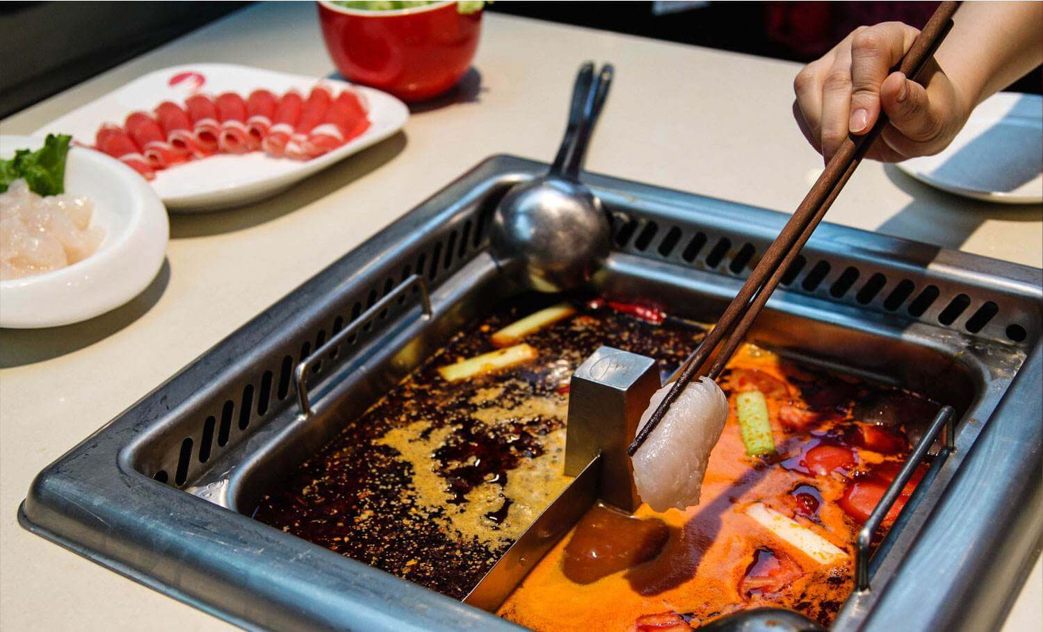 六福內(nèi)含非貴金屬零件是什么